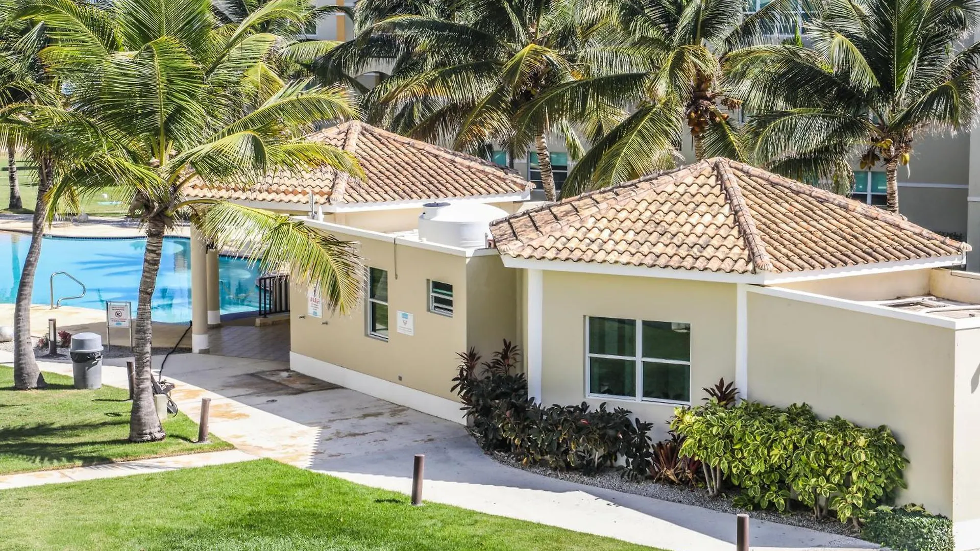 Paradise Beach Home @Jobos Beach 이사벨라 0*,  푸에르토리코